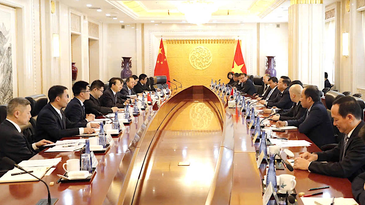 Buổi làm việc giữa Bộ trưởng Trần Hồng Minh và Bộ trưởng Lưu Vỹ tại Trung Quốc. (Nguồn: Cổng thông tin điện tử Bộ Xây dựng)
