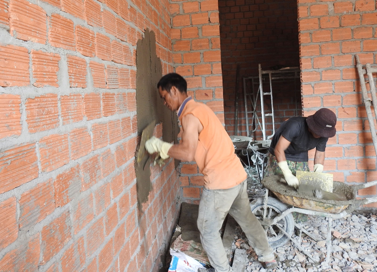 Các địa phương của tỉnh Kon Tum đẩy nhanh tiến độ hoàn thiện đưa nhiều nhà mới vào sử dụng dịp kỷ niệm 50 năm giải phóng miền Nam.