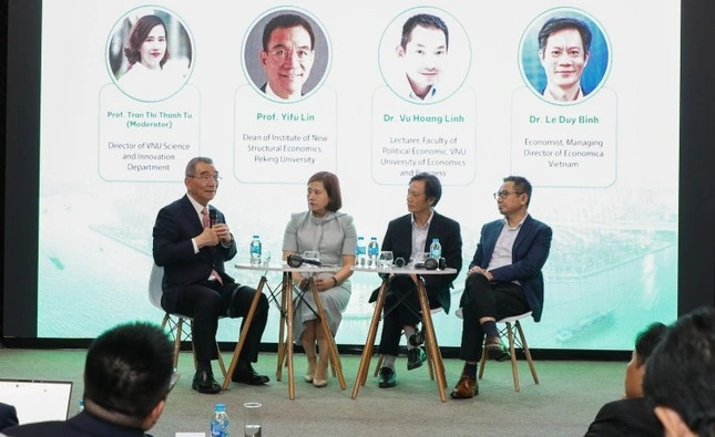 Các diễn giả chia sẻ tại diễn đàn.