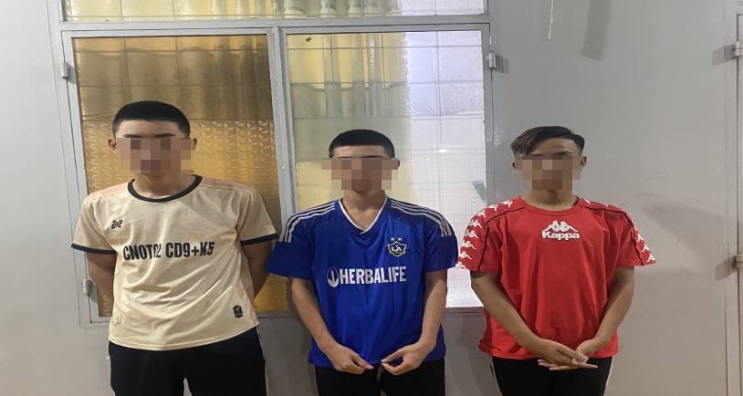 Các đối tượng T, H và K từ trái qua phải