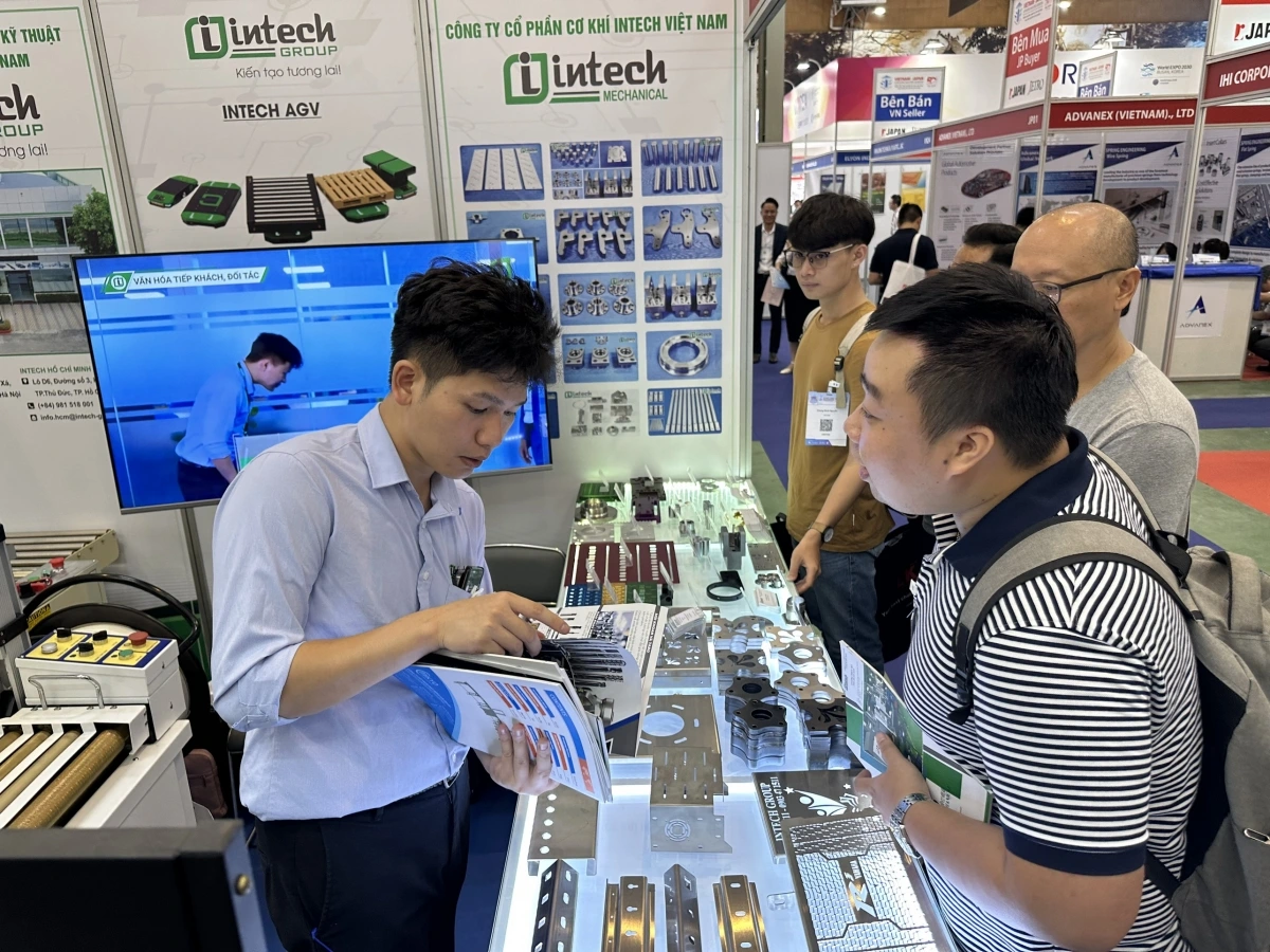 Cải cách thể chế không chỉ là cắt giảm thủ tục hành chính mà còn là cắt giảm chi phí tuân thủ