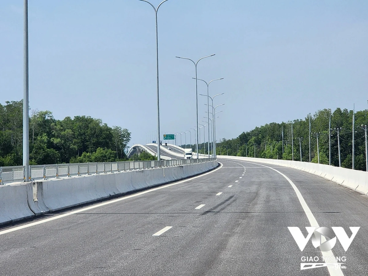 Cao tốc Bến Lức - Long Thành đến nay đã đưa vào khai thác gần 30 km trên tổng chiều dài toàn tuyến là 57,8 km.