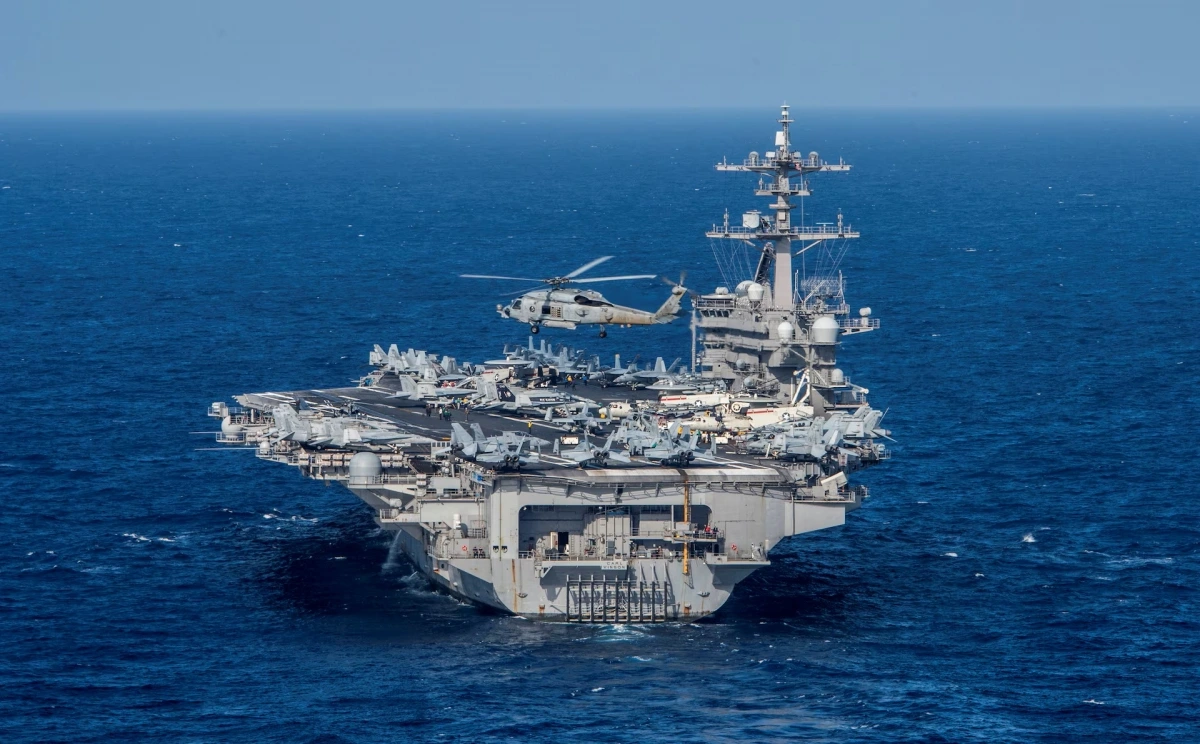 Tàu sân bay Carl Vinson (Ảnh: Reuters)