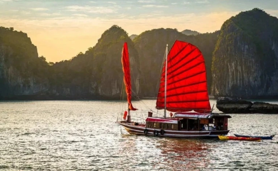Cat Ba Archipelago is dubbed as Garden of Eden (Photo:Travel Off Path)