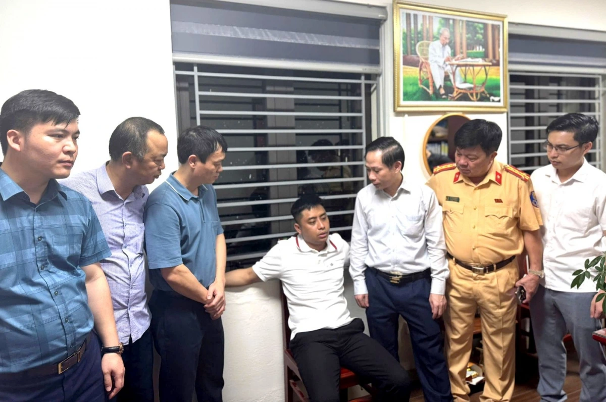 Công an Thanh Hoá bắt giữ đối tượng truy nã đặc biệt nguy hiểm Bùi Đình Khánh. 