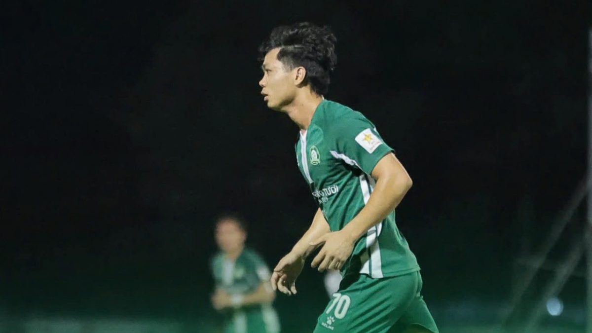 Công Phượng lập siêu phẩm gỡ hoà (Ảnh: Bình Phước FC)