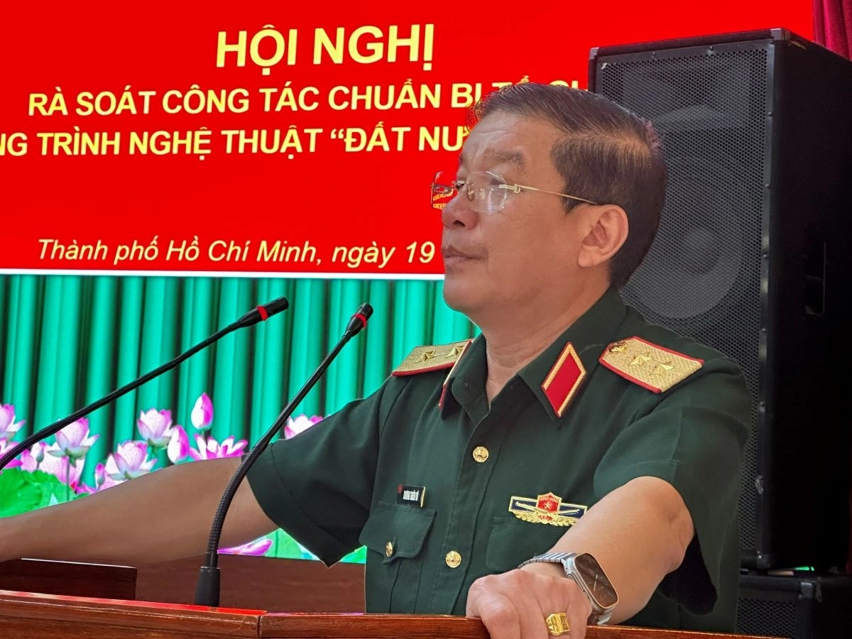 Trung tướng Trương Thiên Tô, Phó Chủ nhiệm Tổng cục Chính trị Quân đội nhân dân Việt Nam phát biểu chỉ đạo