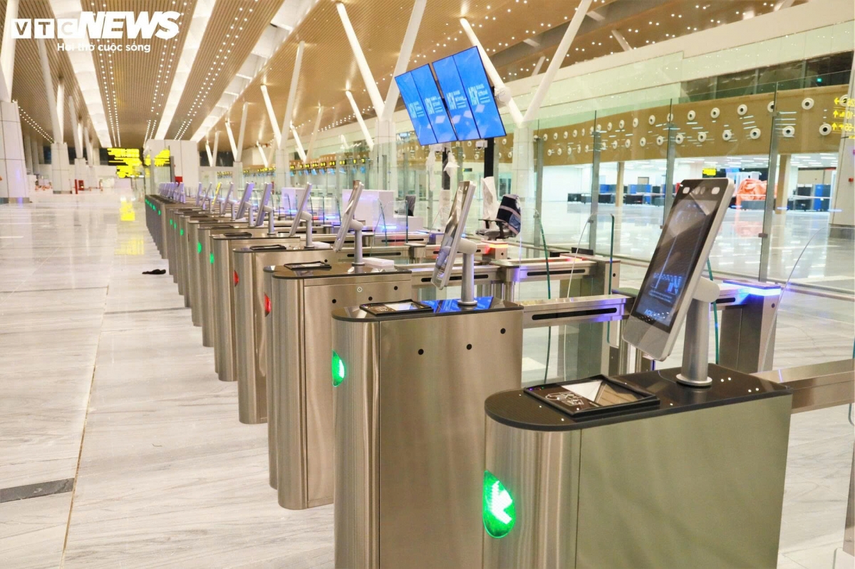 Quầy check-in tự phục vụ tại nhà ga T3 - sân bay Tân Sơn Nhất.