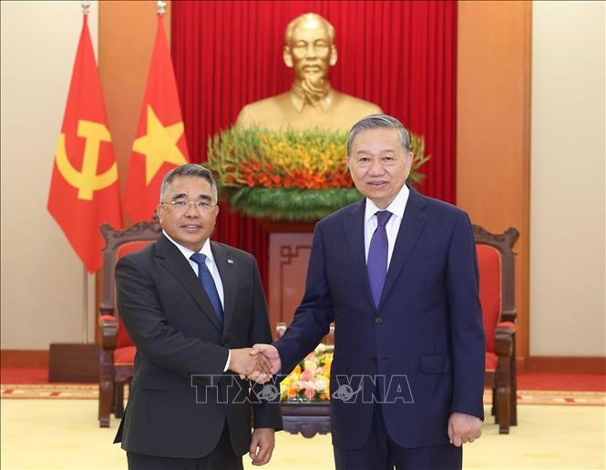Tổng Bí thư Tô Lâm tiếp Đại sứ Philippines tại Việt Nam Meynardo Los Banos Montealegre. Ảnh: Thống Nhất/TTXVN