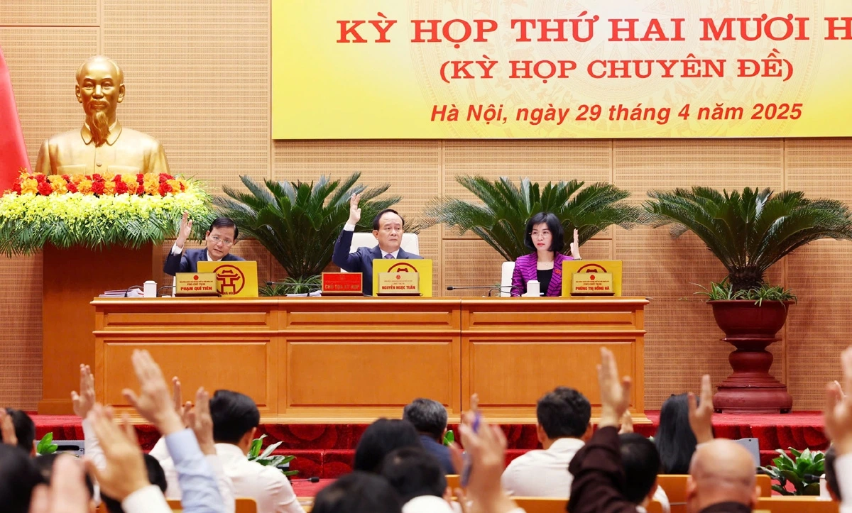 Kỳ họp thứ 22 HĐND thành phố Hà Nội nhất trí tán thành chủ trương sắp xếp 126 đơn vị hành chính cấp xã, thực hiện chính quyền 2 cấp
