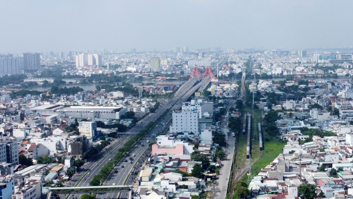 Đại lộ Phạm Văn Đồng: Tuyến đường nội đô hiện đại kết nối sân bay