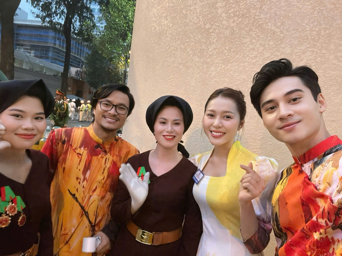 Hoa hậu Quốc gia Việt Nam 2024 - Nguyễn Ngọc Kiều Duy cũng bày tỏ sự tự hào của bản thân khi được là một phần nhỏ trong buổi lễ diễu hành dịp Lễ kỷ niệm 50 Giải phóng miền Nam, thống nhất đất nước sắp đến.