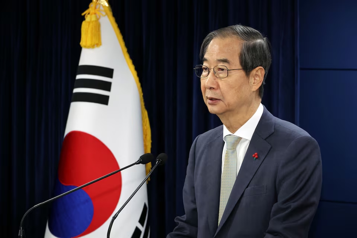 Tổng thống tạm quyền của Hàn Quốc Han Duck Soo. Ảnh: Reuters
