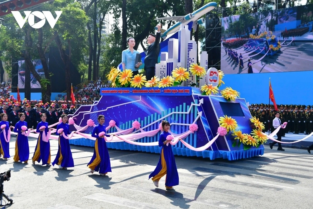 Khối Doanh nhân Việt Nam - lực lượng tiên phong trên mọi mặt trận kinh tế, góp phần đưa đất nước chuyển mình mạnh mẽ.
