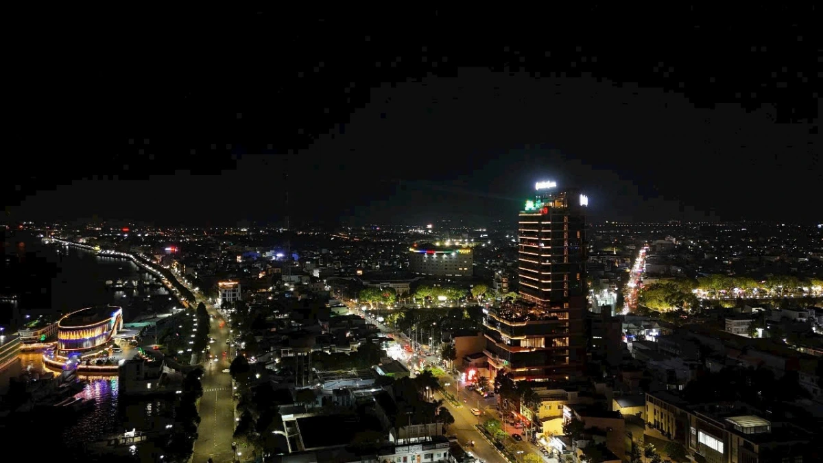Thành phố Mỹ Tho về đêm.