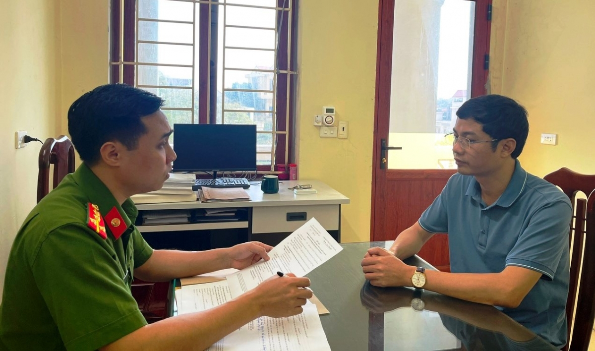 Đối tượng Nguyễn Văn Nam tại cơ quan công an (Ảnh: Công an tỉnh Ninh Bình cung cấp).