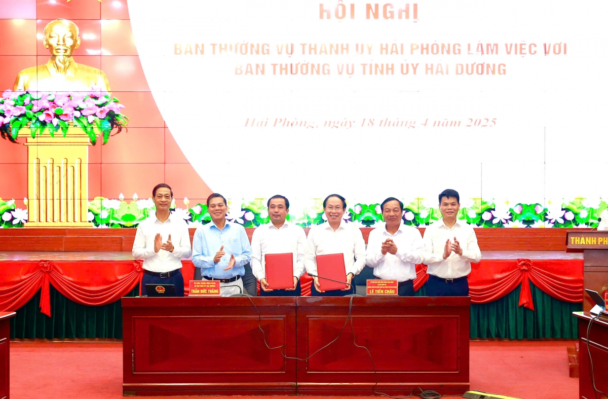 Lãnh đạo TP Hải Phòng và tỉnh Hải Dương ký kế hoạch phối hợp xây dựng và triển khai Đề án hợp nhất tỉnh Hải Dương và TP Hải Phòng.