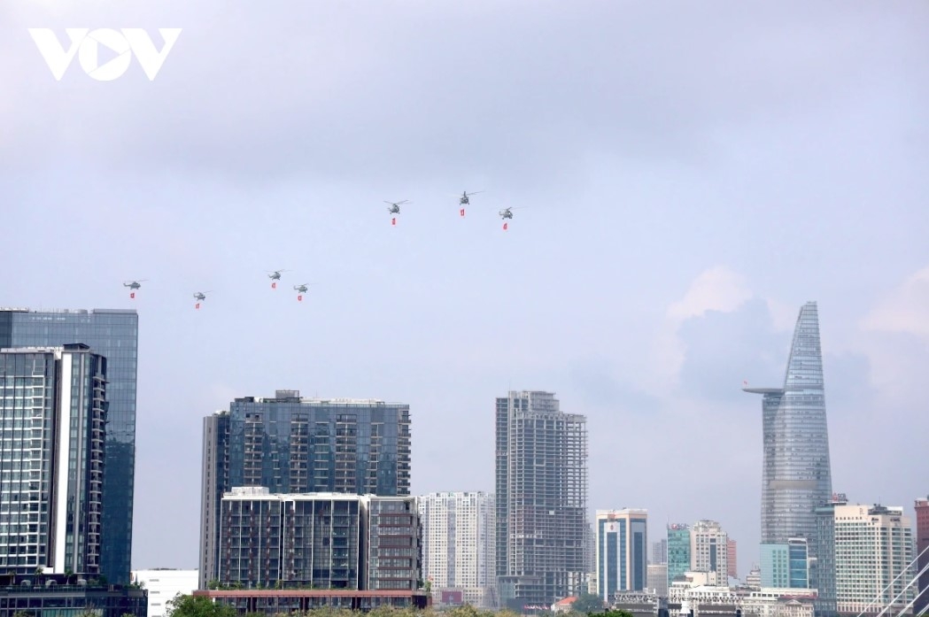 At around 9 a.m. on April 18, a total of 10 helicopters gear up for the rehearsal.