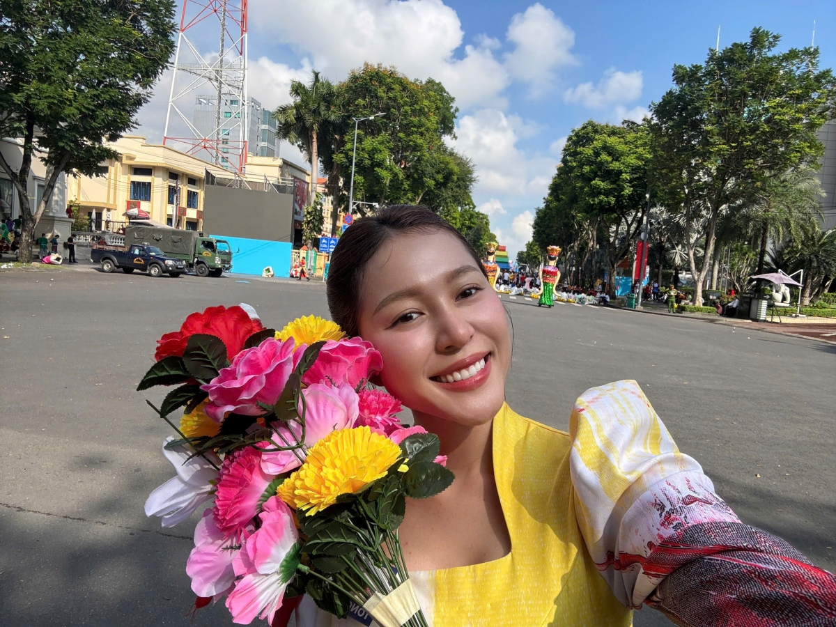 Kiều Duy chia sẻ: “Sau buổi lễ tổng duyệt hôm nay, Duy càng thêm phần háo hức chờ đón ngày lễ chính thức sắp tới. Chắc chắn đó sẽ là một khoảnh khắc không thể nào quên, khi cả dân tộc cùng nhìn lại một chặng đường gian khổ mà oanh liệt, cùng nhau tưởng nhớ và tri ân những anh hùng đã hy sinh vì nền độc lập”.