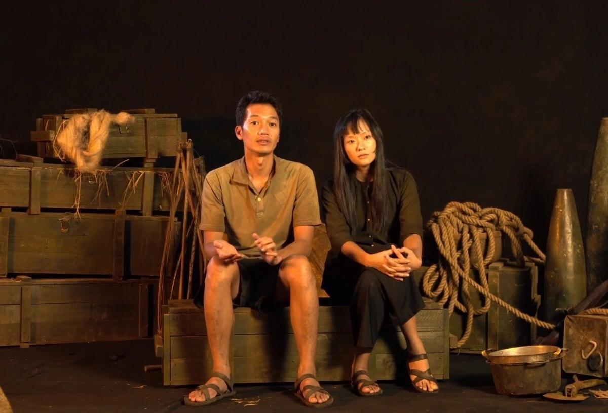 Quang Tuấn và Hồ Thu Anh (vai Ba Hương) có cảnh "nóng" đáng nhớ trong phim.