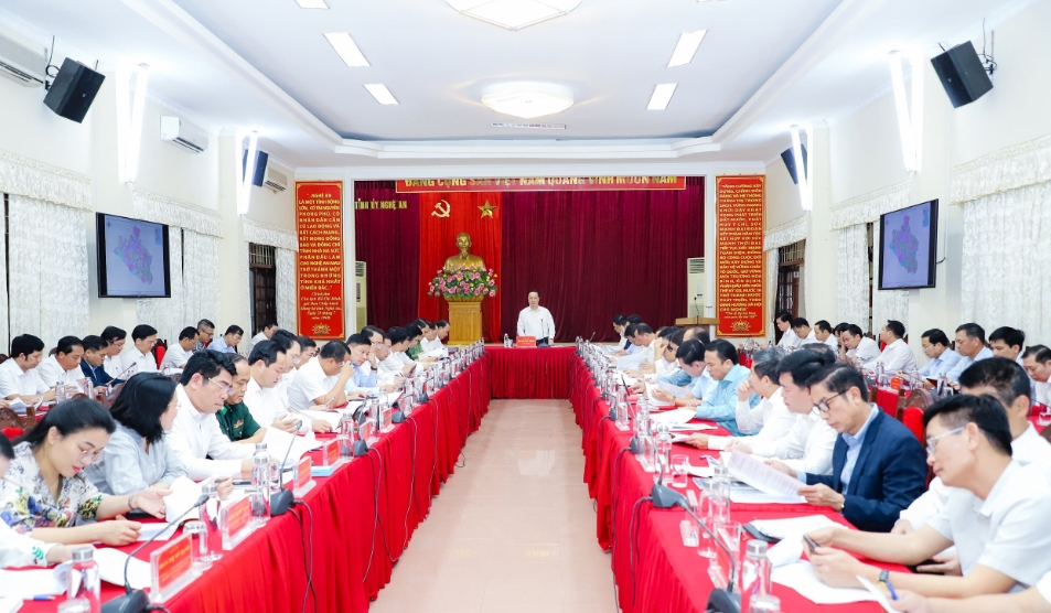 Toàn cảnh Hội nghị lần thứ 21 của Ban Chấp hành Đảng bộ tỉnh Nghệ An. Ảnh: Phạm Bằng