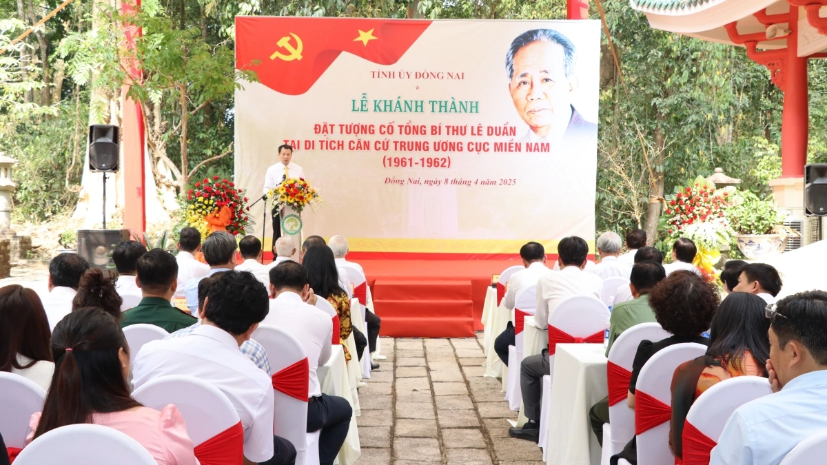 Bí thư Tỉnh ủy Đồng Nai Vũ Hồng Văn phát biểu tại buổi lễ (Ảnh: Thiên Vương)