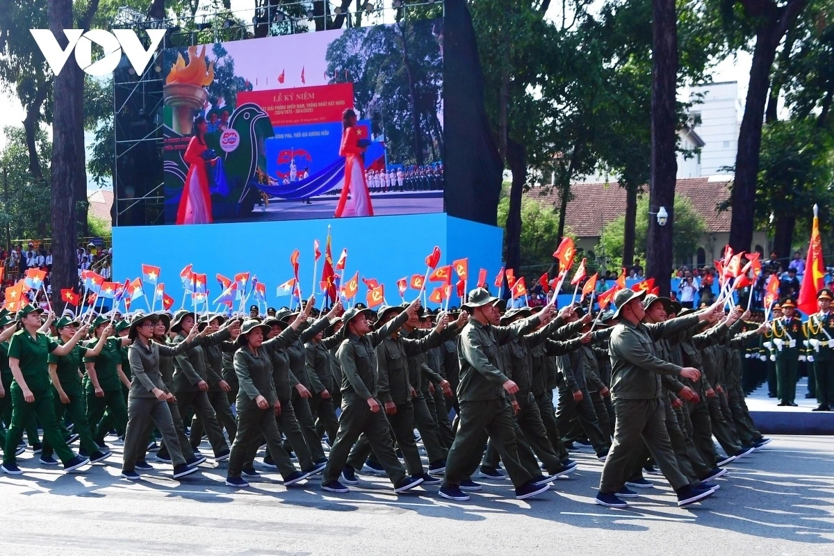 Khối Cựu thanh niên xung phong giải phóng. Với tinh thần “Sông nước là chiến trường, cầu phà là vũ khí, thanh niên xung phong là chiến sĩ”, Thanh niên xung phong là lực lượng phục vụ tải đạn, vận chuyển lương thực, thông đường, chăm sóc thương binh trong kháng chiến. Sau ngày giải phóng, Cựu Thanh niên xung phong giải phóng tiếp tục tham gia tái thiết Thành phố, khắc phục hậu quả chiến tranh; phục vụ chiến đấu và chiến đấu, bảo vệ biên giới Tây nam của Tổ quốc; tích cực tham gia nhiệm vụ phát triển kinh tế - xã hội, xây dựng Thành phố. Thanh niên xung phong vinh dự được Đảng, Nhà nước tặng thưởng danh hiệu Anh hùng lực lượng vũ trang nhân dân, hai lần danh hiệu Anh hùng Lao động thời kỳ đổi mới.