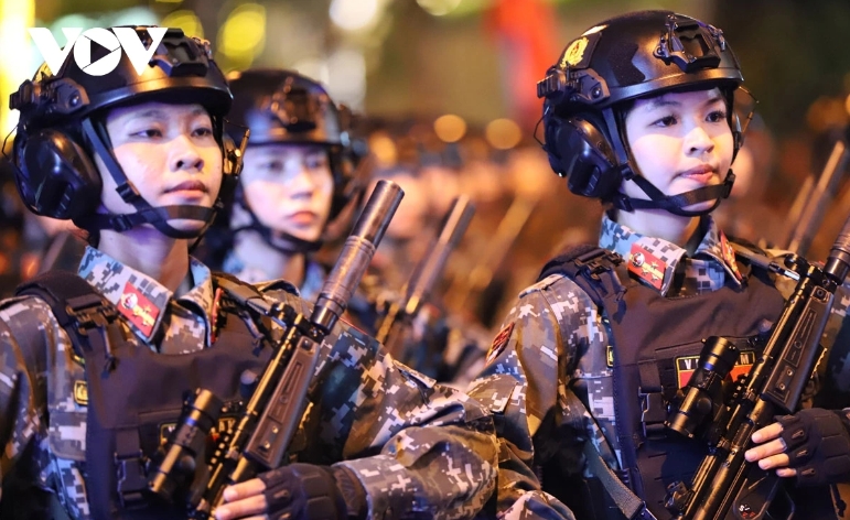 The event witnesses the presence of Minister of National Defence General Phan Van Giang, Minister of Public Security General Luong Tam Quang, Deputy Secretary of the Ho Chi Minh City Party Committee Nguyen Thanh Nghi, along with other officials. 