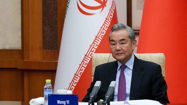 Bộ trưởng Ngoại giao Vương Nghị tại cuộc hội đàm Trung Quốc-Iran. Ảnh: RT
