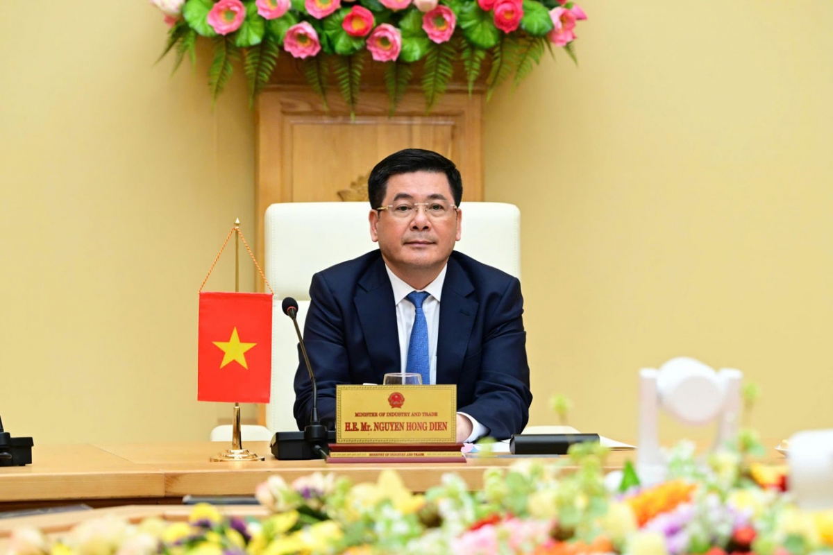 Bộ trưởng Bộ Công Thương, Trưởng đoàn đàm phán Chính phủ Nguyễn Hồng Diên tại điện đàm