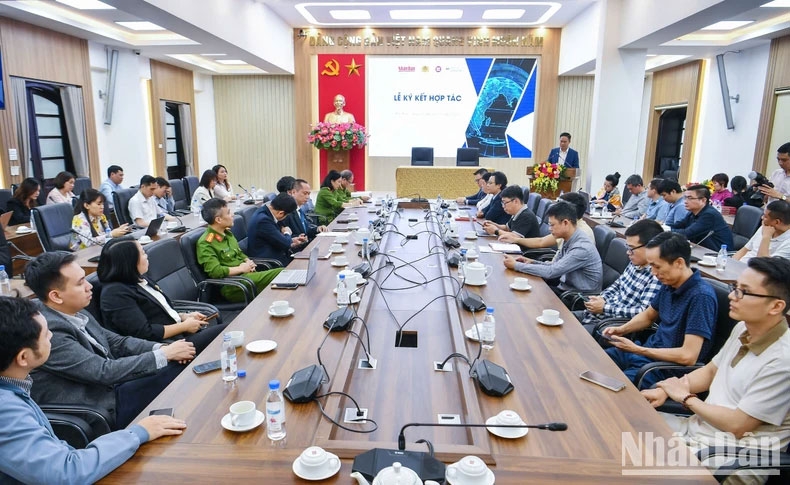Toàn cảnh lễ ký kết