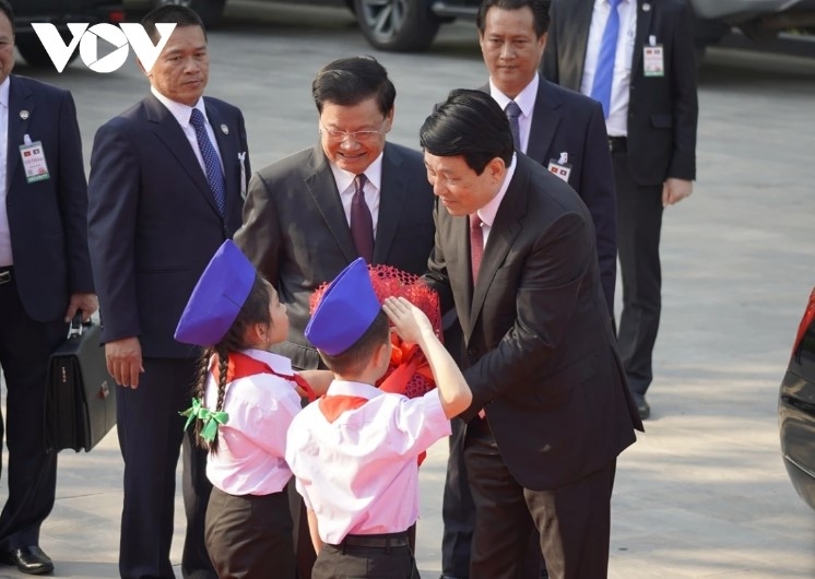 President Cuong's visit takes place as the great friendship, special solidarity, and comprehensive cooperation between Vietnam and Laos continue to see positive development.