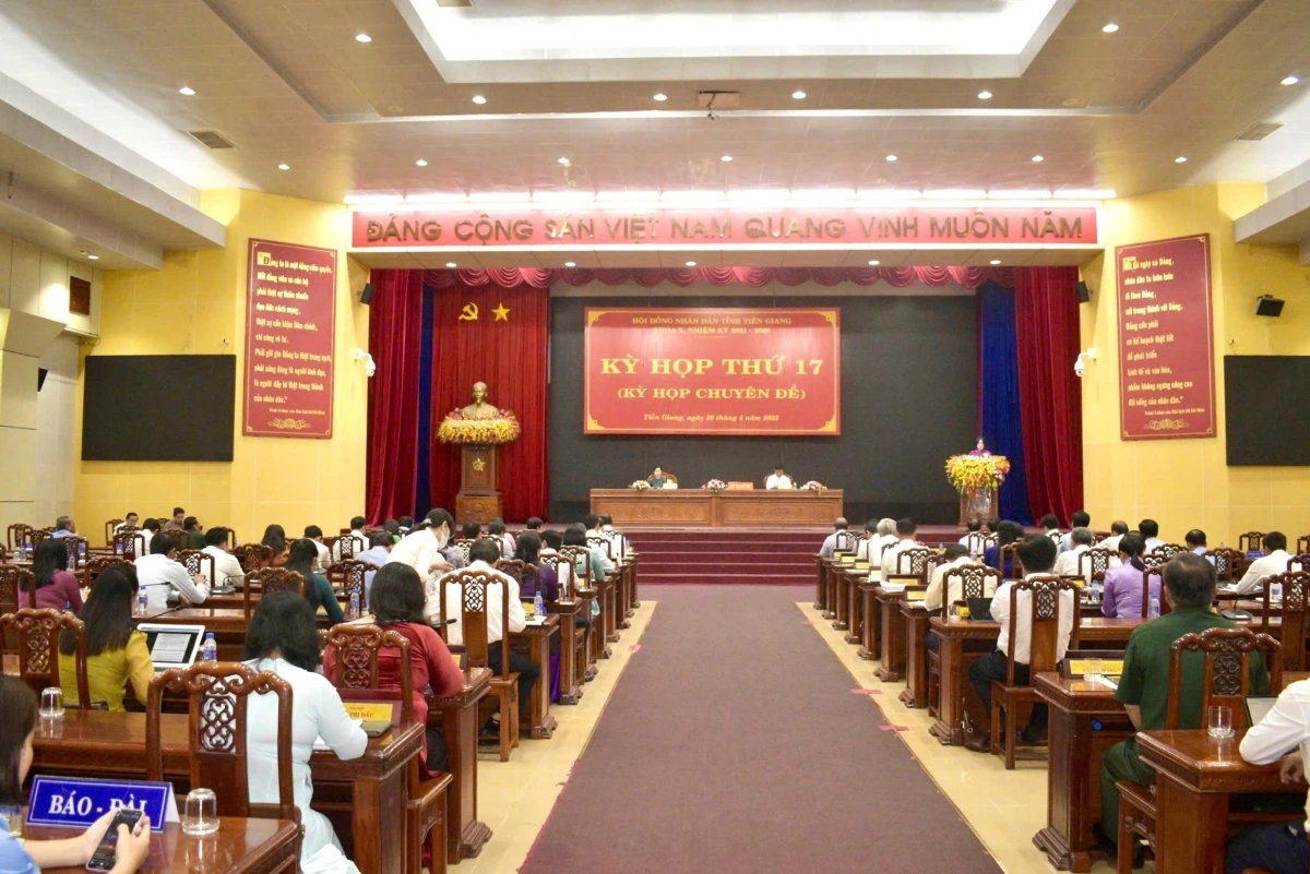 Quang cảnh họp HĐND tỉnh Tiền Giang