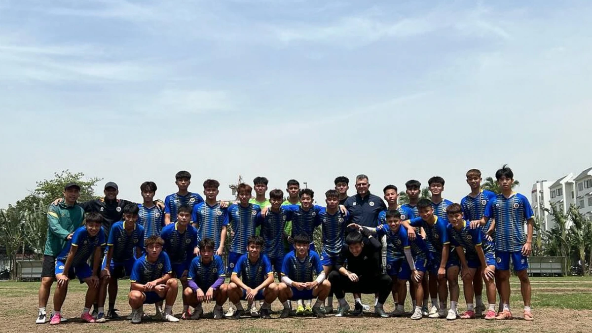 HLV Cristiano Roland trở về dẫn dắt U17 Hà Nội.