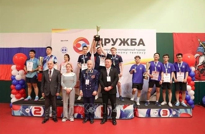 The Vietnamese team performs outstandingly, securing third place overall, behind Russia and China at the 2025 international youth friendship table tennis tournament in Moscow, Russia.