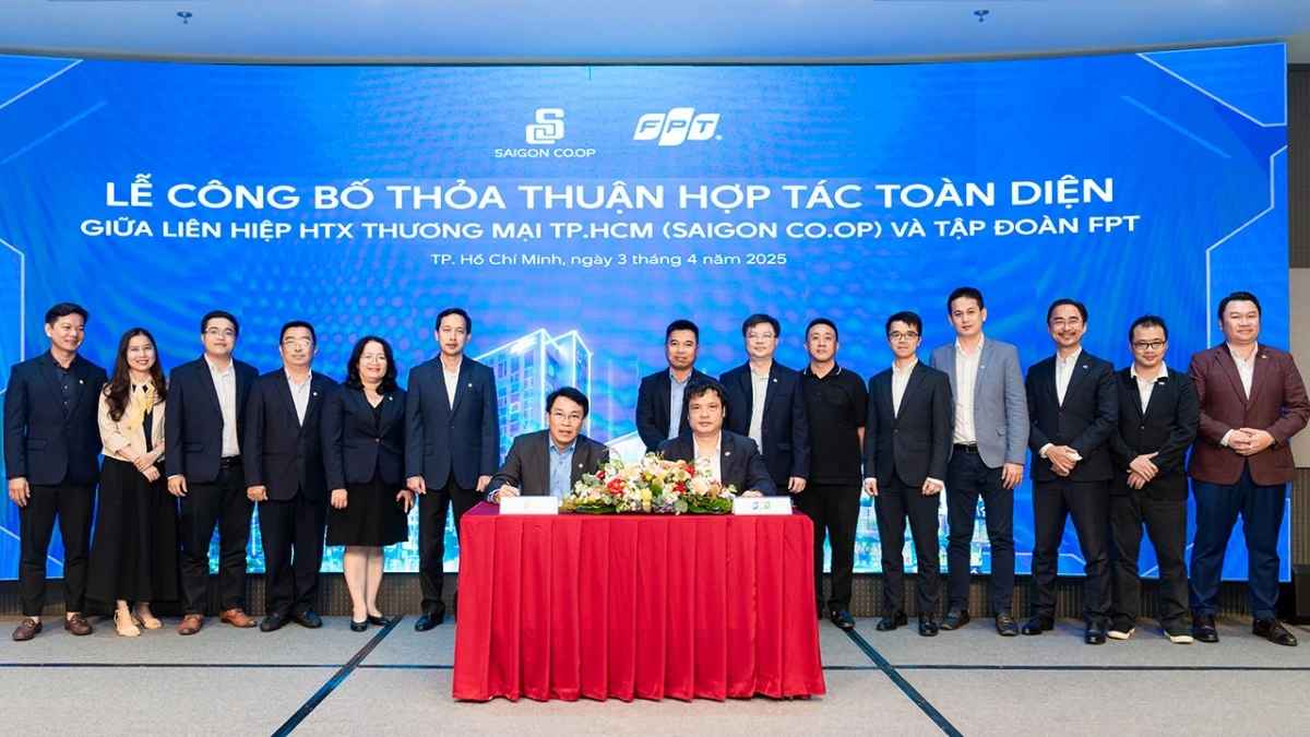 Lễ công bố thỏa thuận hợp tác toàn diện giữa Saigon Co.op và FPT.