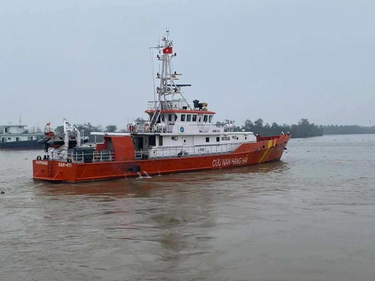 Tàu SAR 411 xuất phát đi tìm kiếm, cứu nạn