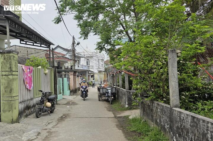 Vụ việc người đàn bà nhẫn tâm sát hại con ruột khiến cả khu phố ở thị trấn Hà Lam rúng động.
