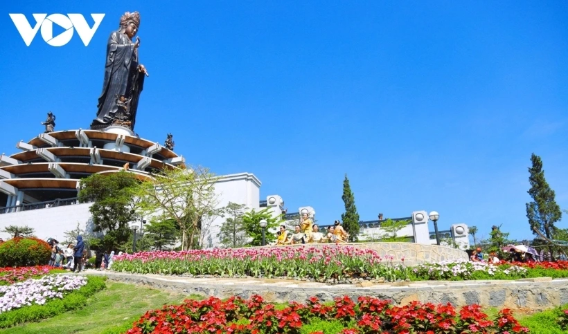 Núi Bà Đen là điểm đến thu hút đông đảo du khách tại Tây Ninh trong dịp 30/4 năm nay