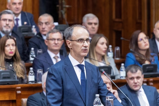 Quốc hội Serbia đã nhất trí bầu ông Djuro Macut - Giáo sư y khoa làm Thủ tướng. (Ảnh: Reuters)