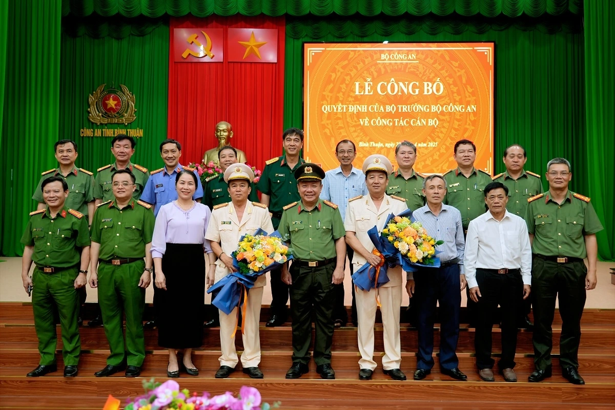 Tập thể lãnh đạo Công an tỉnh Bình Thuận. Ảnh: CABT