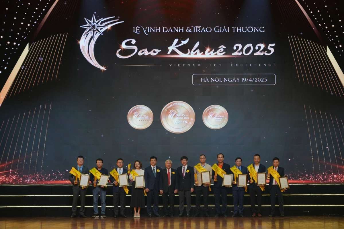 Top 10  Sao Khuê 2025
