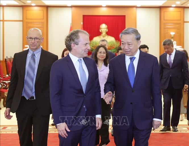 Tổng Bí thư Tô Lâm tiếp ông Daniel Rosen, Giám đốc điều hành Tập đoàn Rosen Partners LLC (Hoa Kỳ).
Ảnh: Thống Nhất/TTXVN