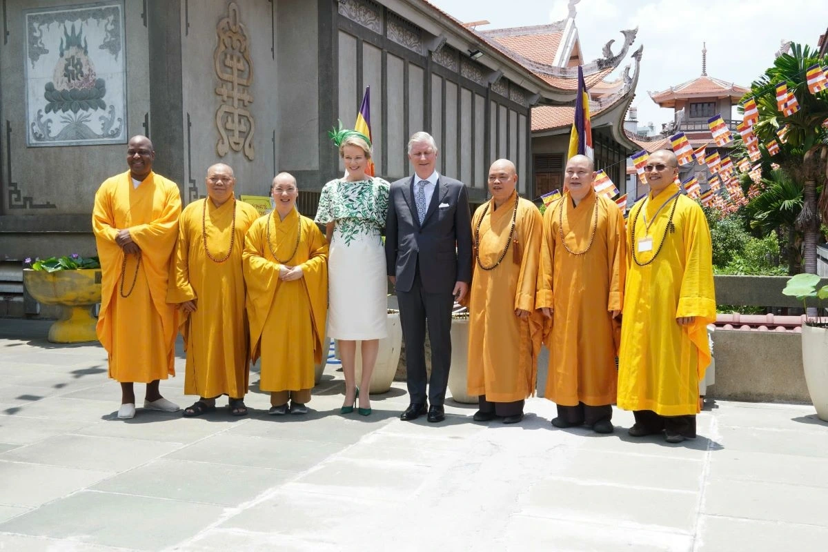Nhà vua Bỉ Philippe và Hoàng hậu Mathilde thăm chùa Vĩnh Nghiêm ngày 3/4