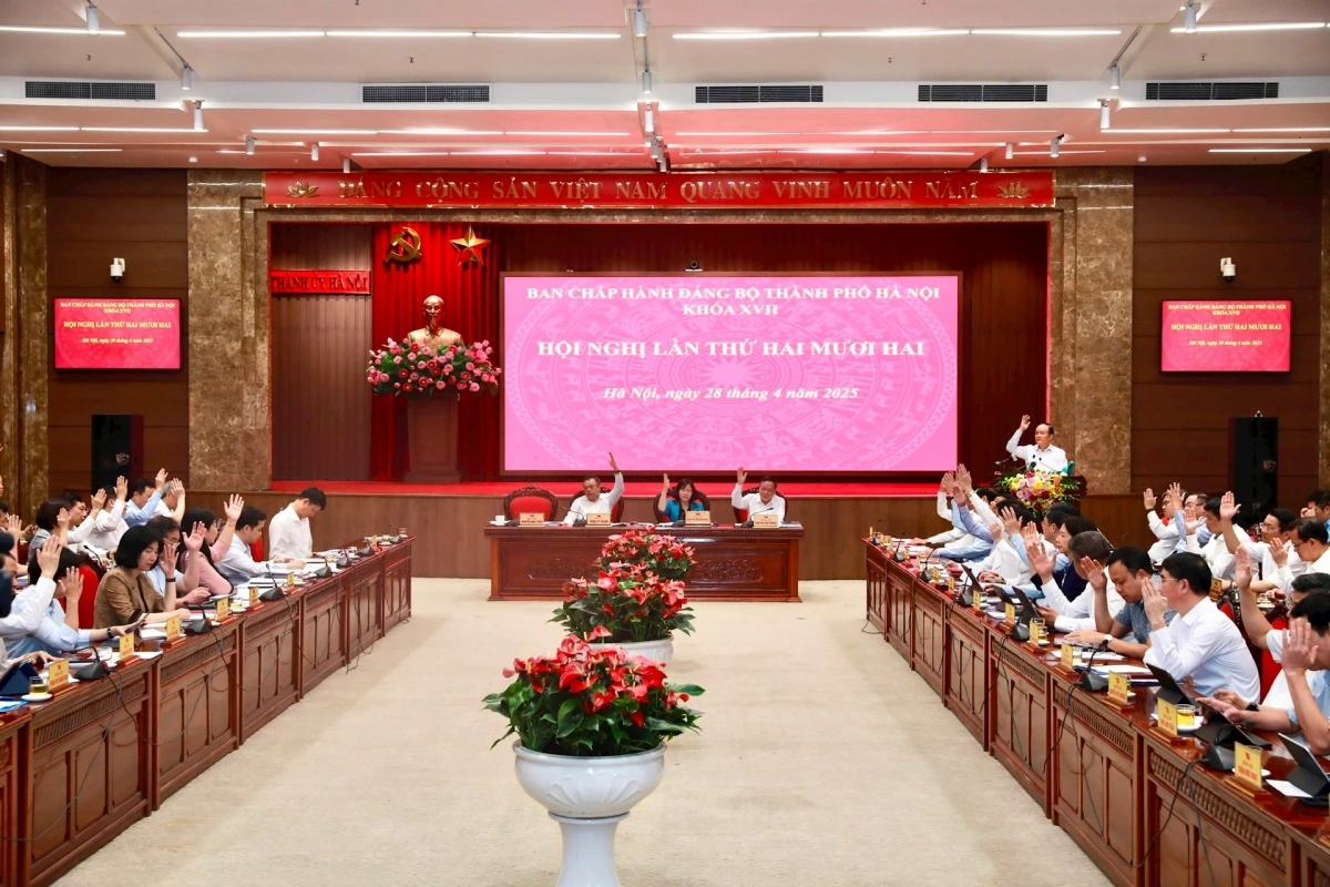 Hội nghị biểu quyết thông qua Nghị quyết