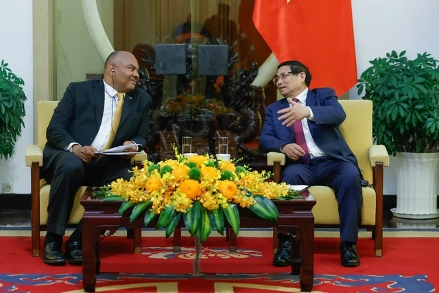 Thủ tướng Chính phủ Phạm Minh Chính tiếp Bộ trưởng Ngoại giao và Hợp tác Đông Phi, Cộng hòa Thống nhất Tanzania, Mahmoud Thabit Kombo.