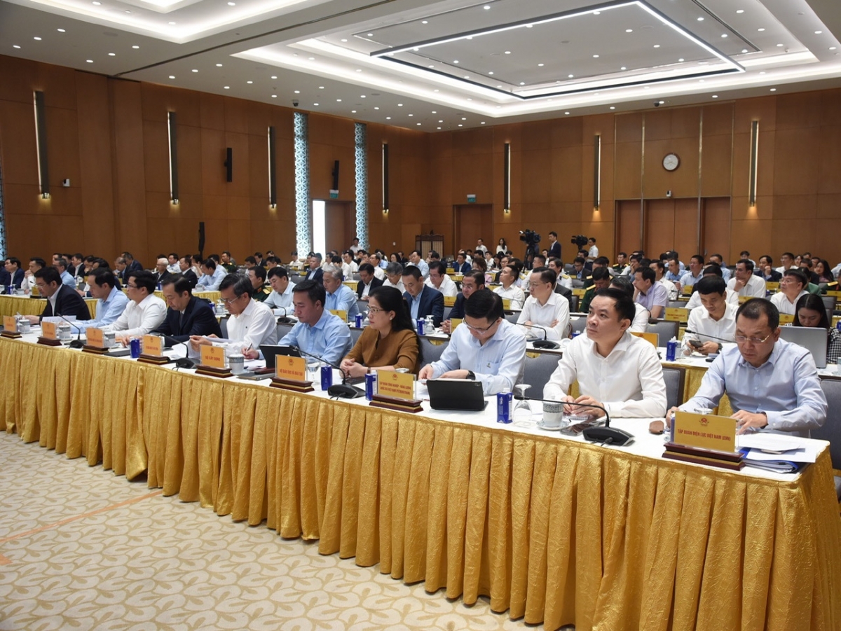 Phiên họp diễn ra sáng 15/4, tại Trụ sở Chính phủ.