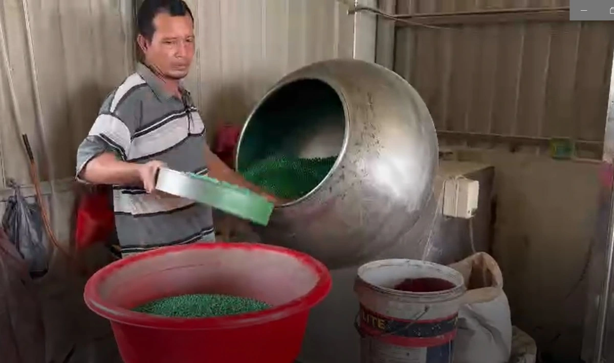 Máy chế biến thuốc giả (Ảnh: CACC)