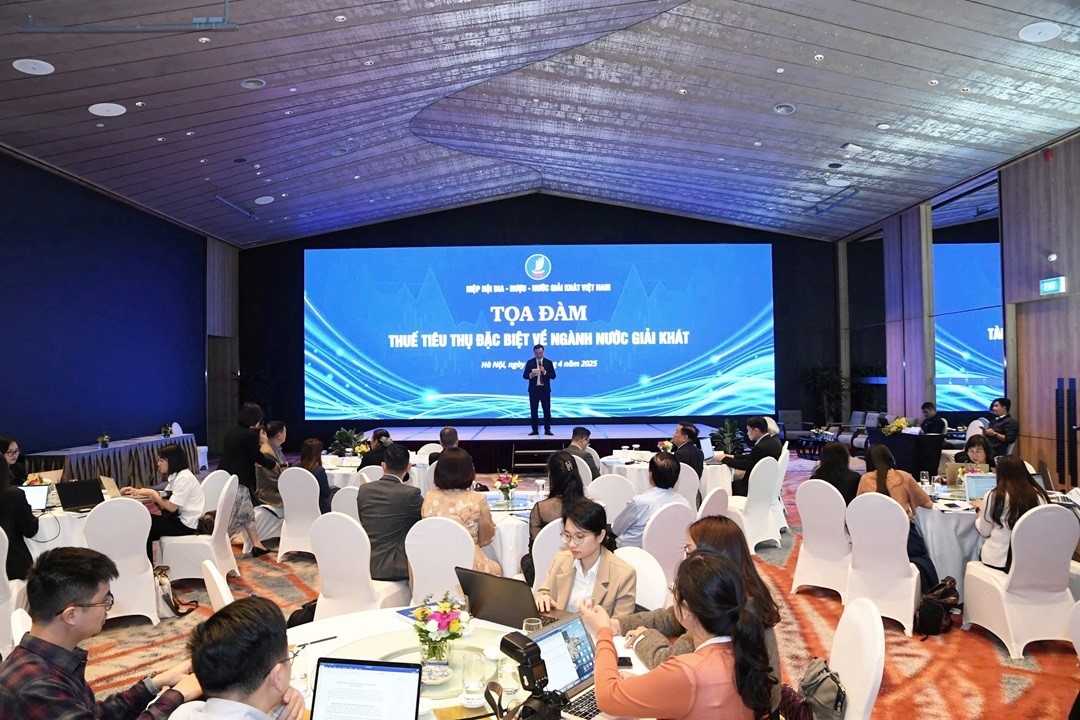 Tọa đàm "Luật Thuế tiêu thụ đặc biệt về ngành nước giải khát" được tổ chức bỏi Hiệp hội Bia - Rượu - Nước giải khát Việt Nam (VBA) tại Hà Nội ngày 4/4/2025