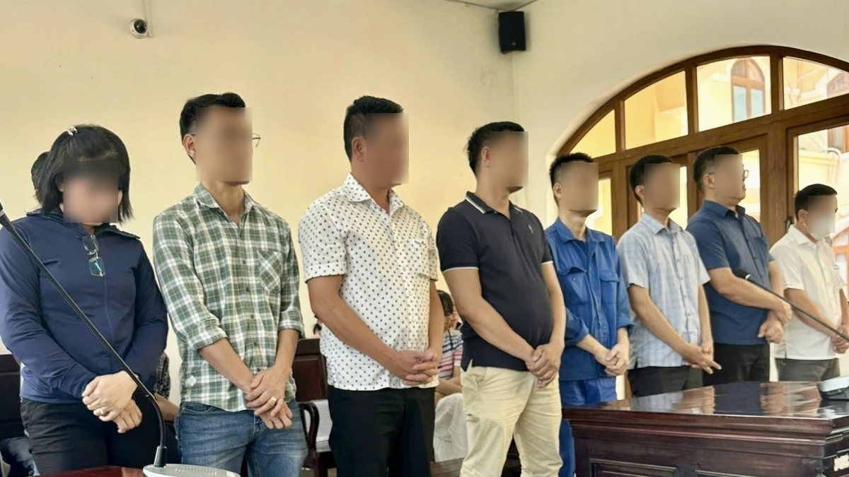 Các bị cáo tại phiên tòa (Ảnh: V.H)